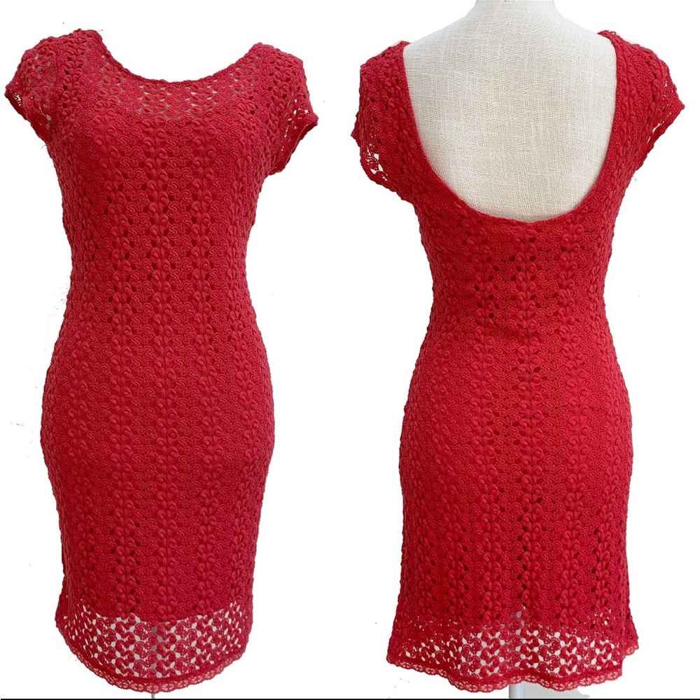 FREE PEOPLE!! ✌️red crocheted double layered dress